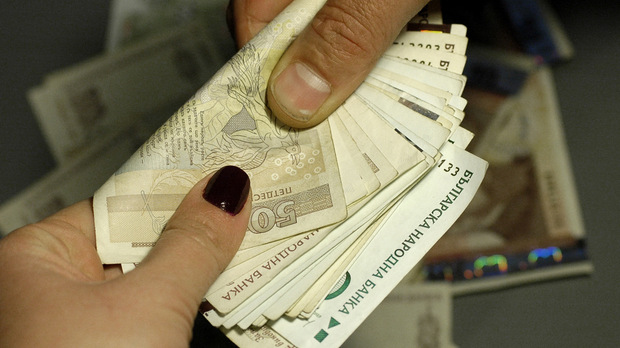 Жена връща 14 000 за заем от 1800 лева