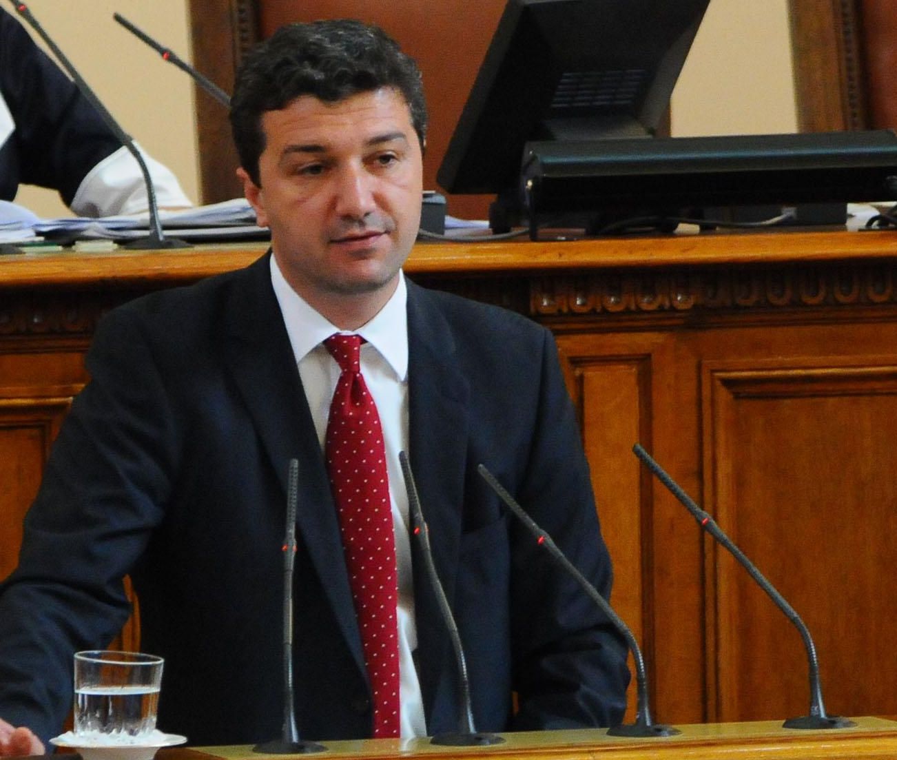 Драгомир Стойнев: Важно е да има ново управление