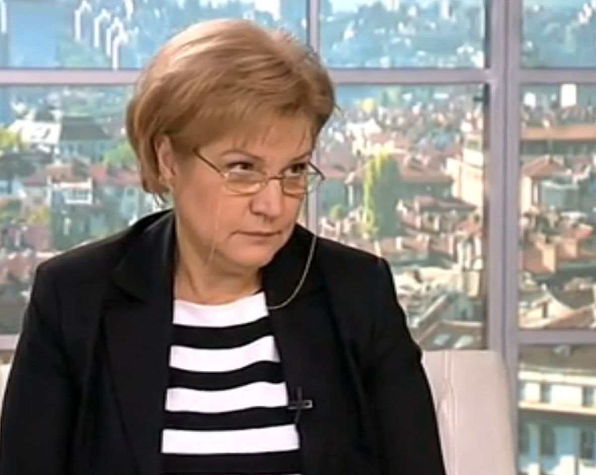 Менда Стоянова: Заплатите трябва да се вдигат, но не с прослужено време