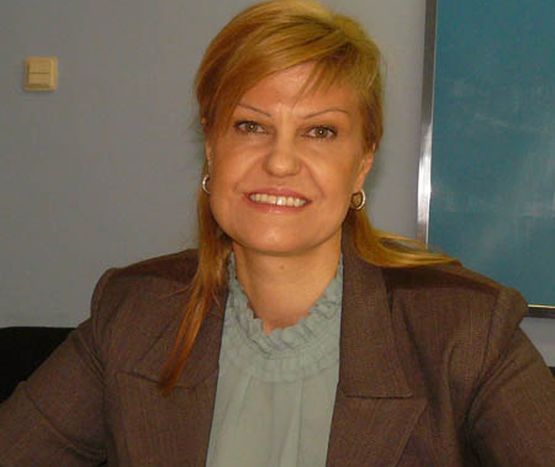 Ирена Соколова попиля Радан Кънев с този КОЛАЖ в социалната мрежа! 