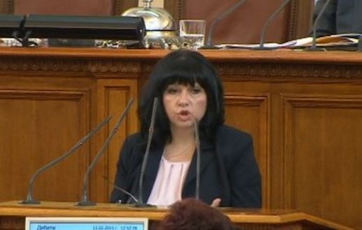 Теменужка Петкова срази БСП: Сигурно са още в землянките, за да им се привижда режим на тока!