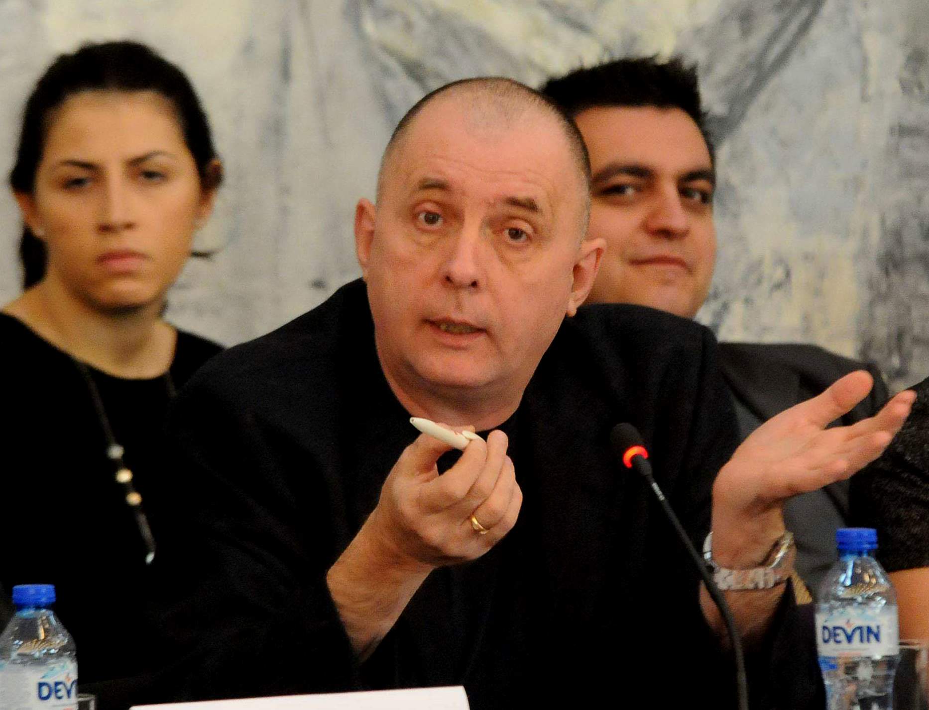 Коритаров с мрачна прогноза за Радев, Слави и БСП, а за Борисов... 