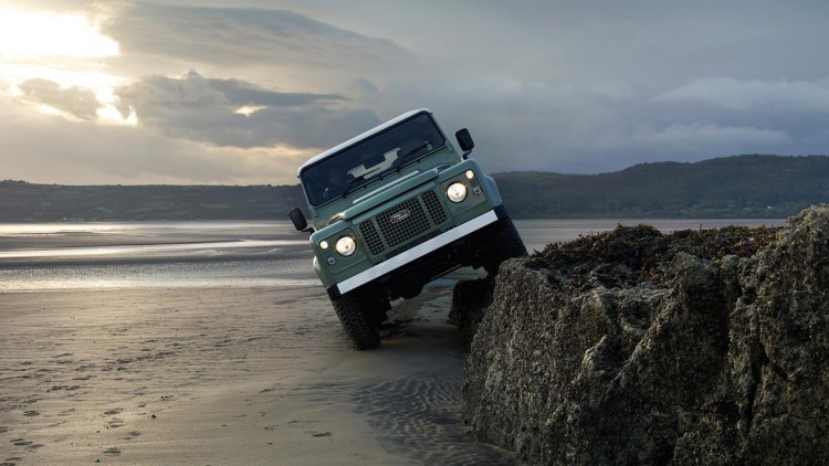 Пътна помощ  поправи Land Rover с картоф