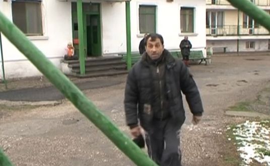 Дом на ужасите: В Куделин изнасилвали умствено изостанали, биели ги с пръчки 