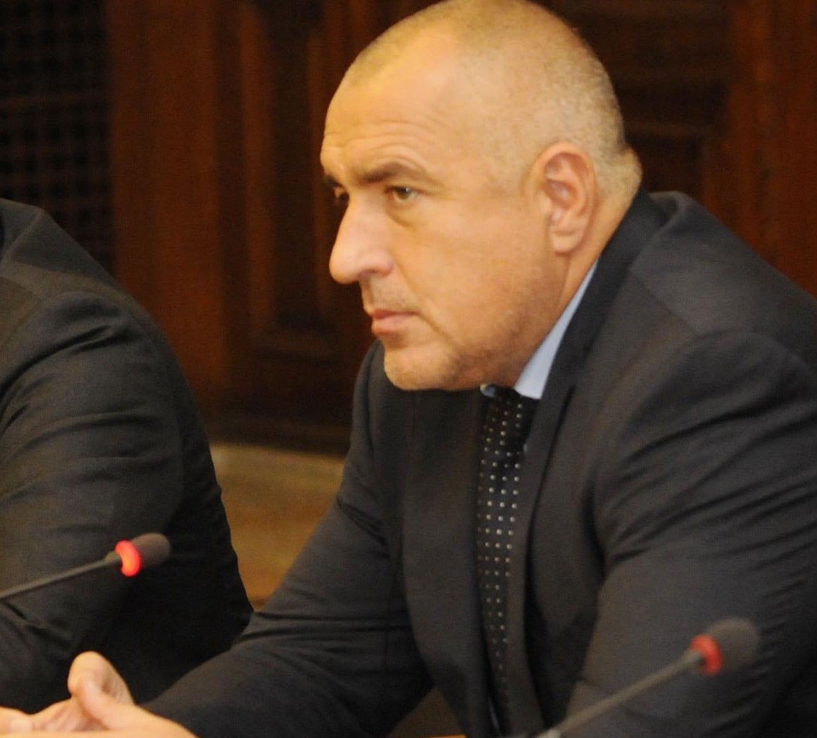 Зам.-министър прожектира сателитни карти на българските гори