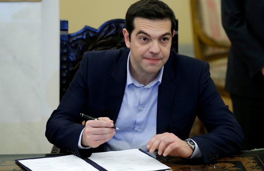 Гърция прие закона срещу бедността без да пита Брюксел