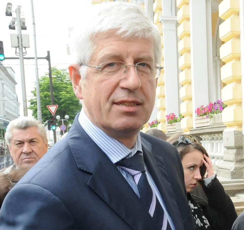 Темида подхваща Румен Овчаров за умишлена безстопанственост, причинила големи щети