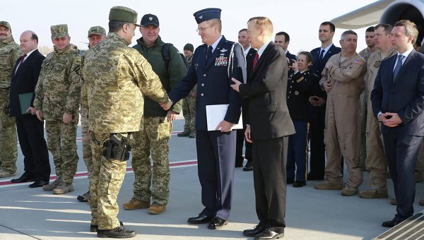 Като в Дивия Запад: Порошенко отишъл с патлак на среща с американци