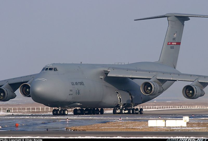 4 април: Преди 40 г. тежко катастрофира американски самолет С-5 с 247 виетнамски сираци