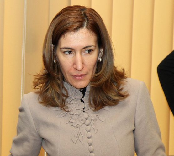 Ангелкова инспектира два плажа в Бургас