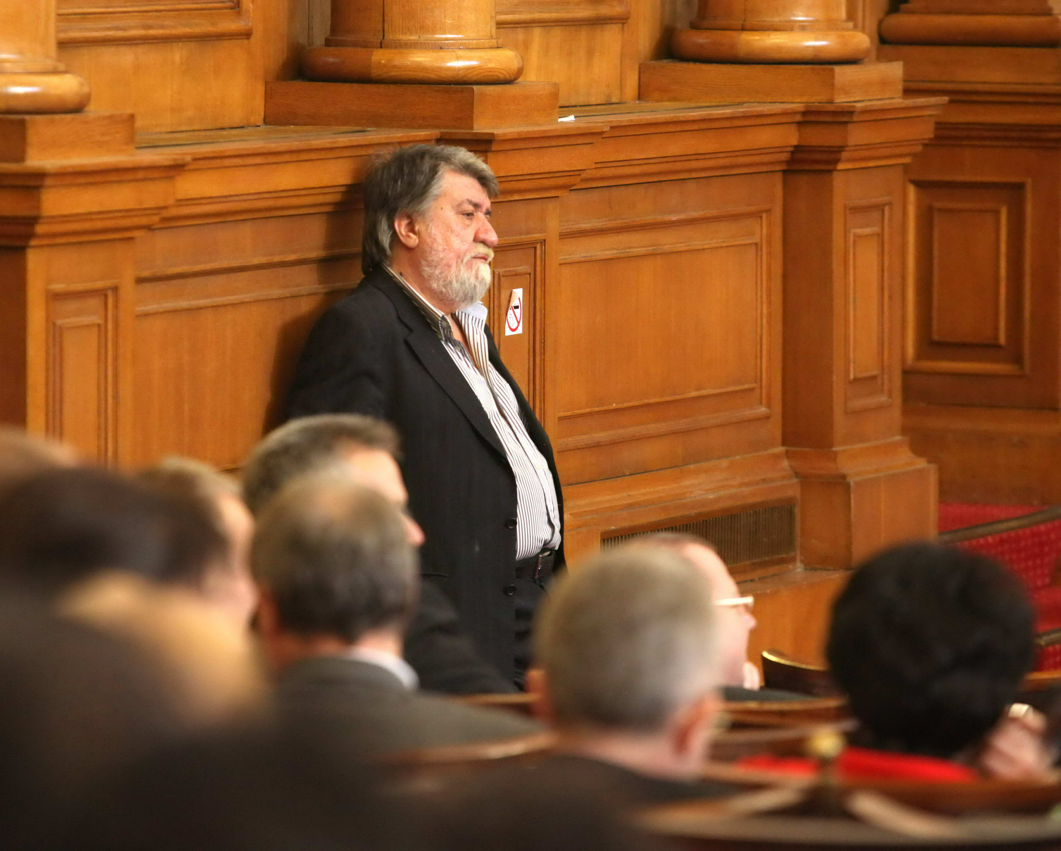 Вежди Рашидов захапа БСП: Ако нямате сили за плакати, поръчайте си, протестърите имат скъпи плакати