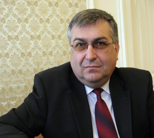 Близнашки ще консултира ДПС 