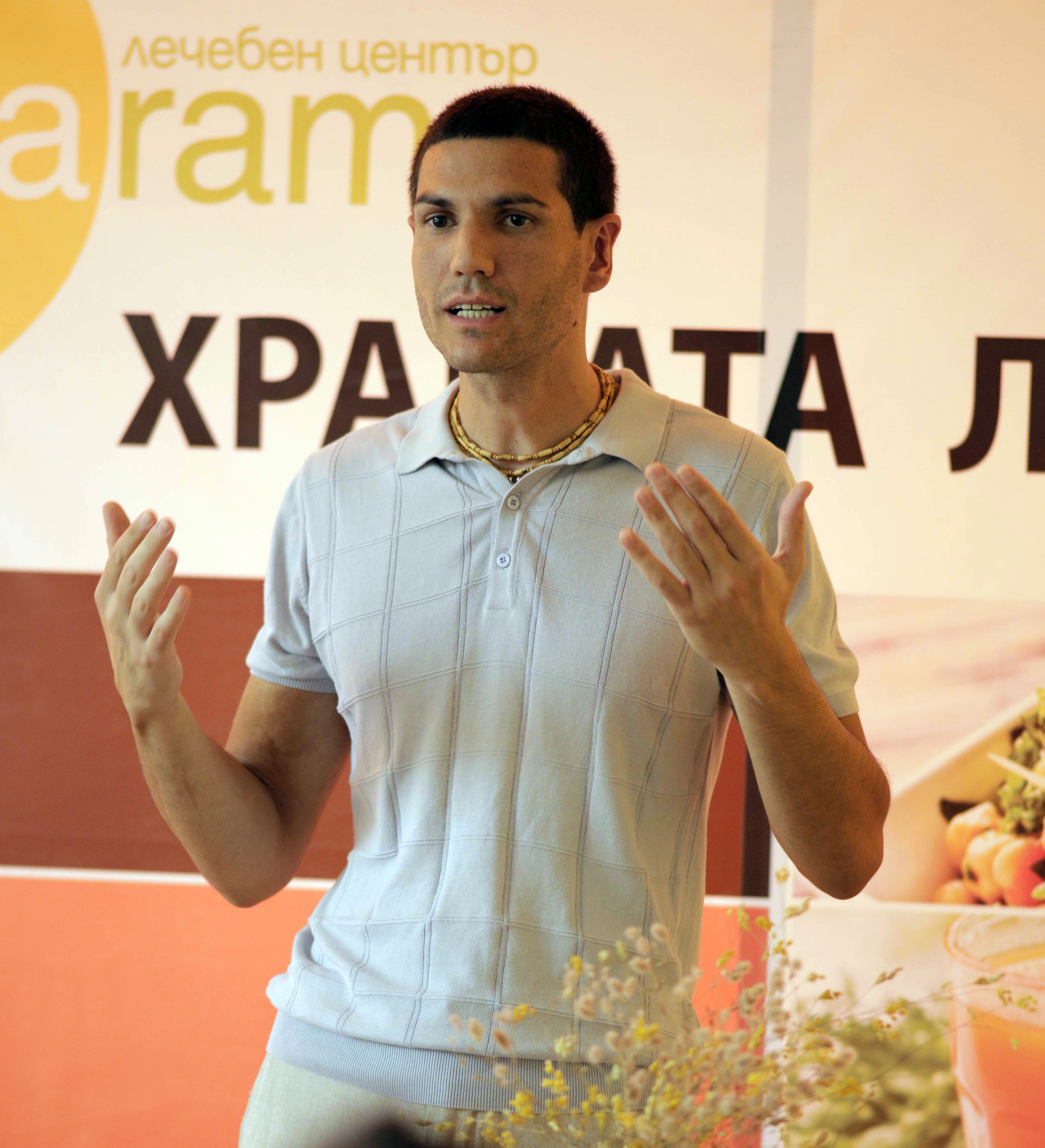 Слави Славов: Най-естественото отслабване е чрез въглехидратно хранене!