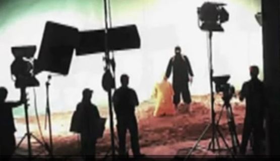 Екзекуциите на бойците от Ислямска държава са менте! Снимани са в киностудио (СНИМКА/ВИДЕО)