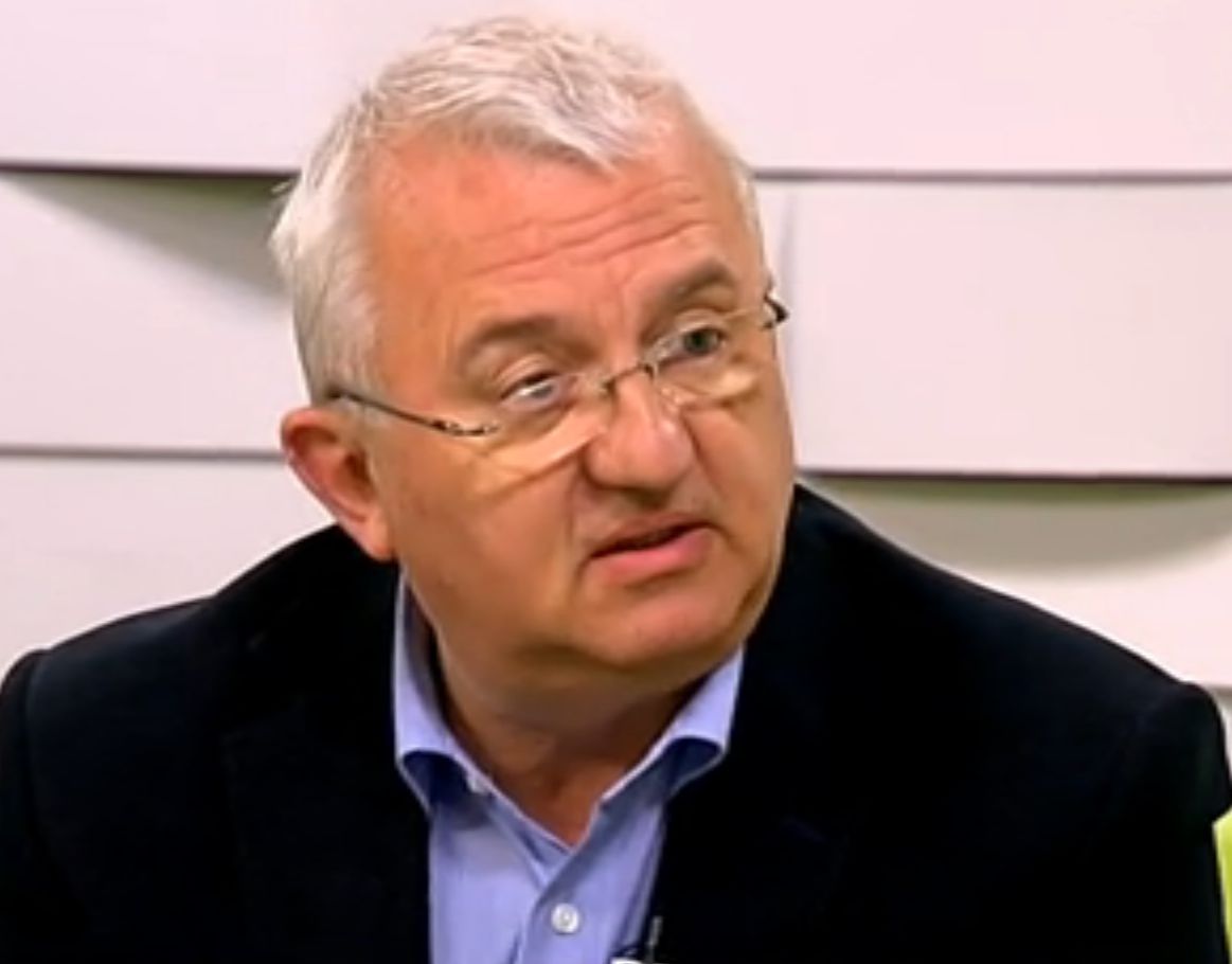 Експерт: Българският турист е оня тъпак, който трябва да страда от неуредиците (ВИДЕО)