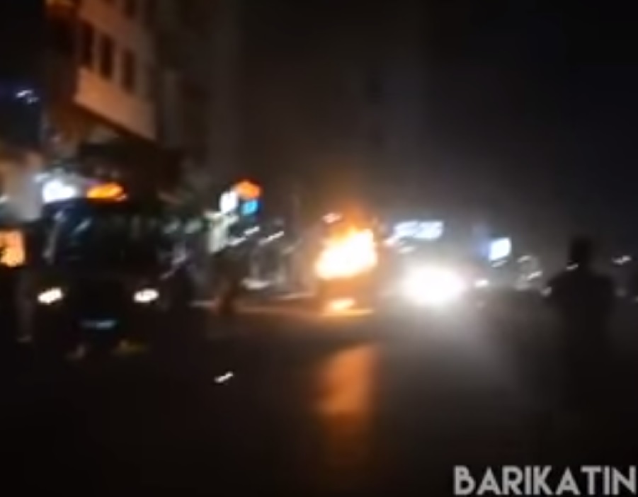 Кървавият сблъсък продължава! Протестиращи и полицаи в свиреп бой с камъни в Каракас