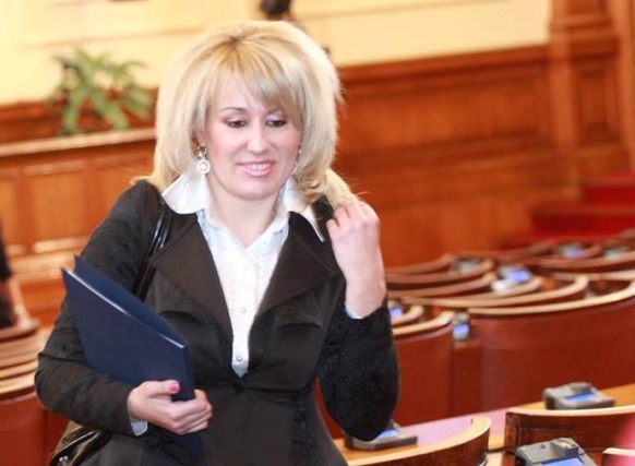 Какво става с омбудсмана - Баракова брои ли, брои