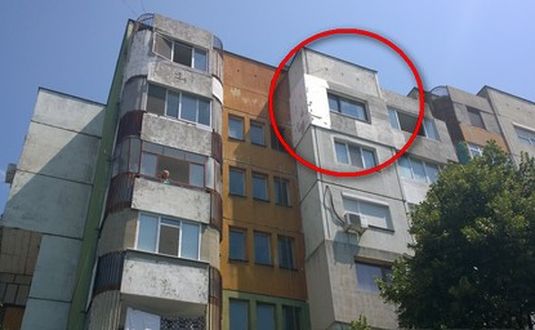 Работникът, който загина, докато слага изолация, нямал второ въже