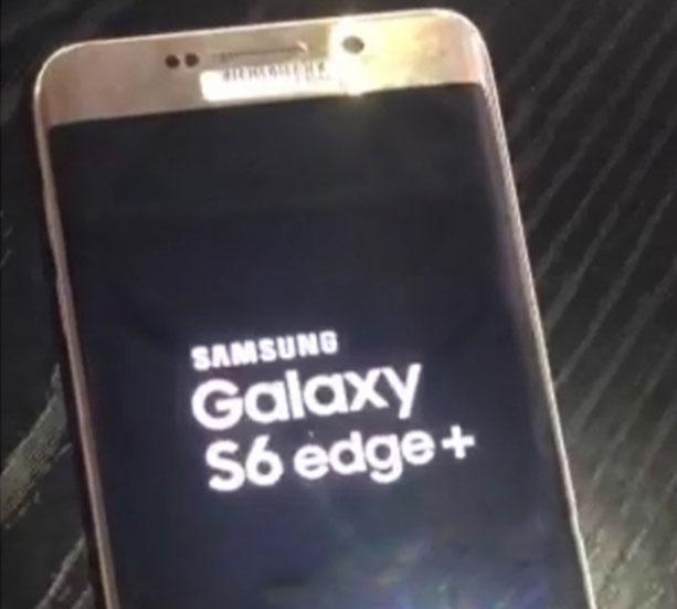 Samsung представя два флагмански фаблета