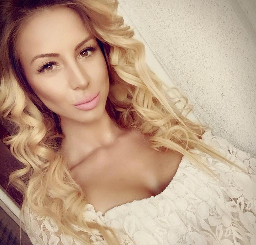 Ели Кучкова засенчила репортерката Ева Веселинова