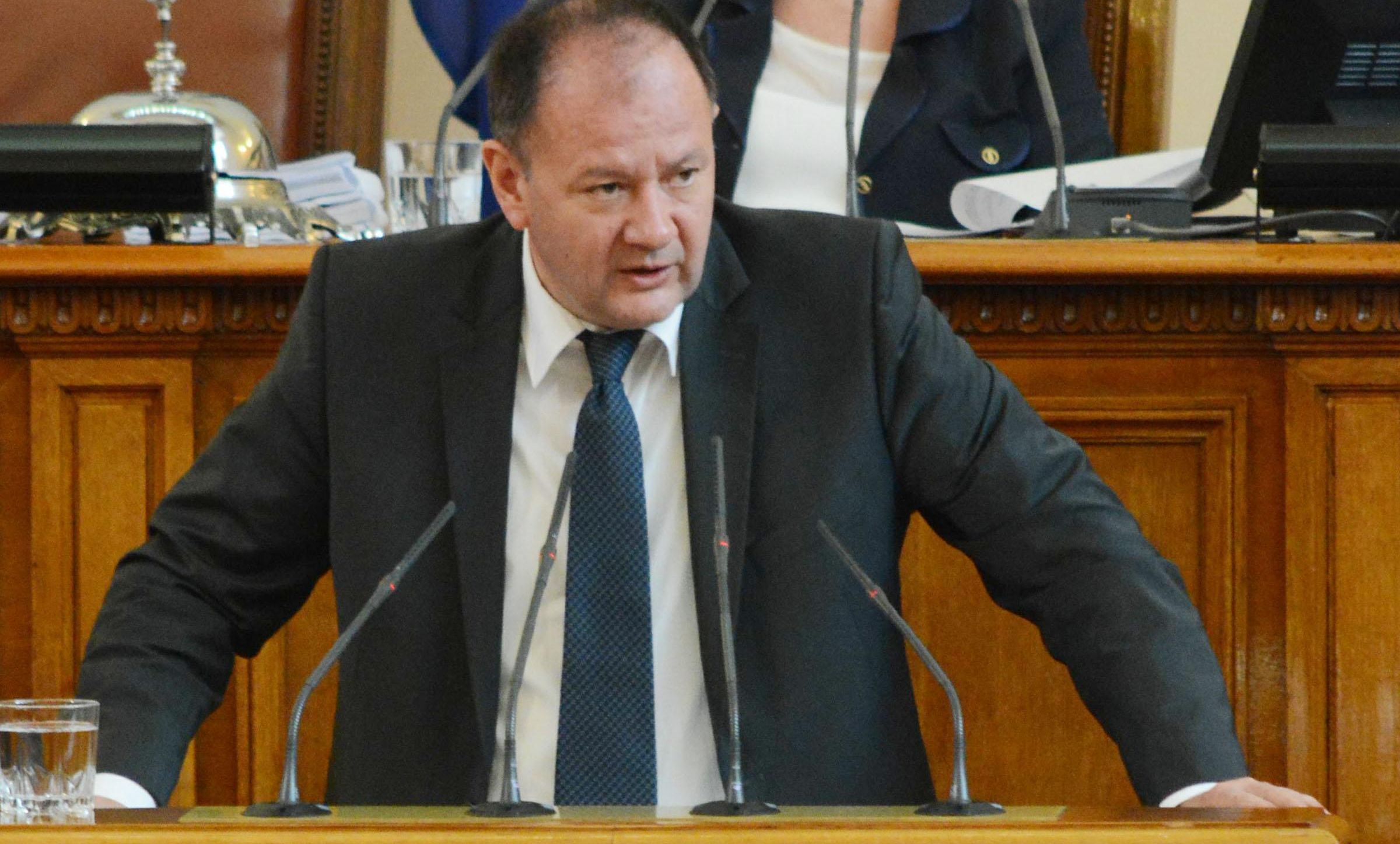 Михаил Миков: 13 000 деца няма да тръгнат на училище на 15 септември