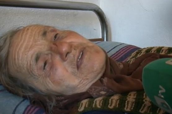 78-годишната баба Енке, пребита за 200 лева: Той тръгна да ме души със забрадката ми