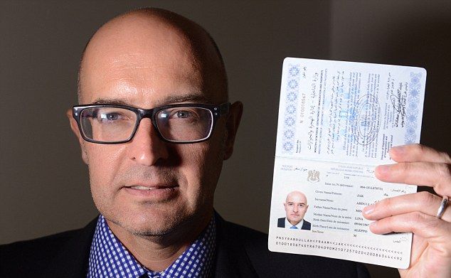 Паспорт за терора: Репортер си купи сирийски документи, с които „Ислямска държава” прониква в Европа (СНИМКИ/ВИДЕО)