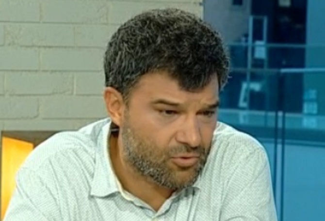Малък Тошко си купи самолет! Всички се чудят откъде са парите (СНИМКА)
