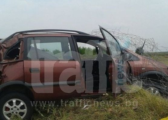 Джип се  натресе в  мантинелата на АМ “Тракия”