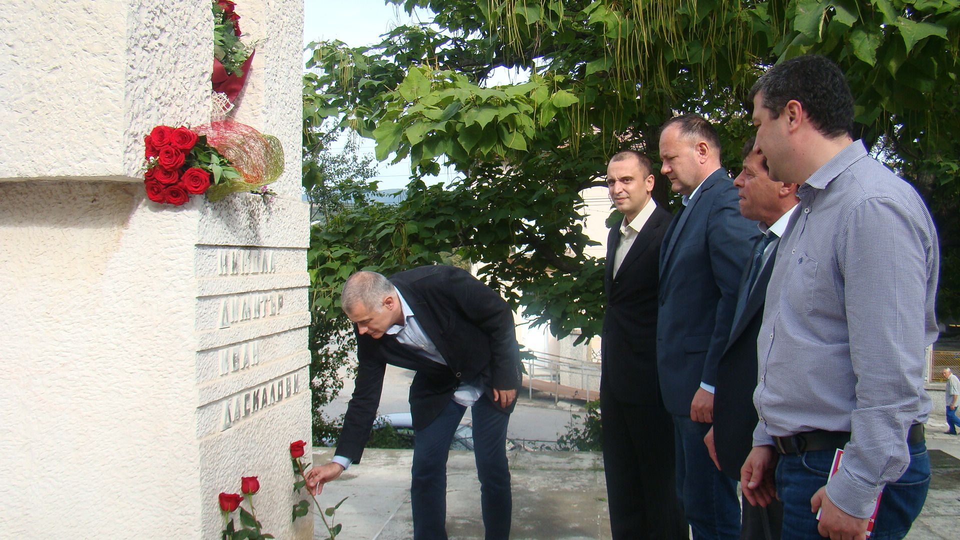 Миков вдигна на крака Раднево и Братя Даскалови