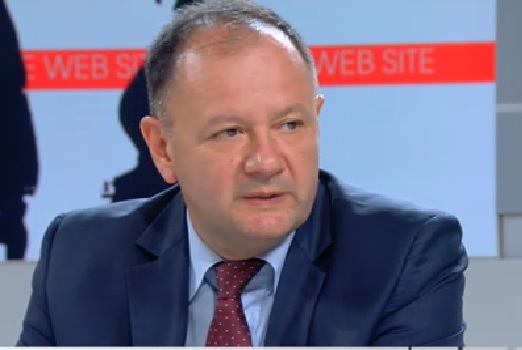 Михаил Миков: Николай Ненчев поставя в опасност отбраната и българските летци