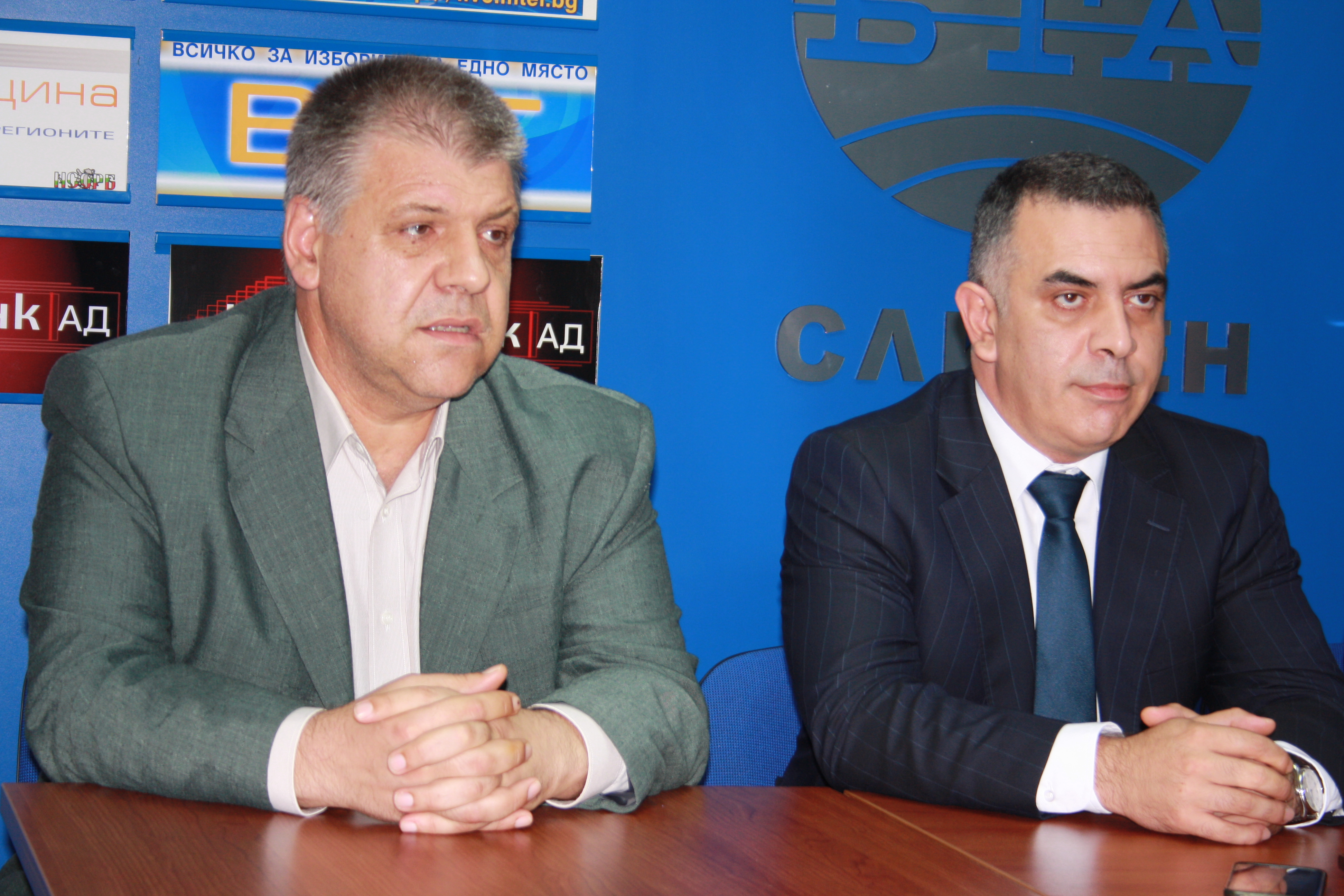 Стефан Радев и съветниците от ГЕРБ се борят срещу войната по пътищата   