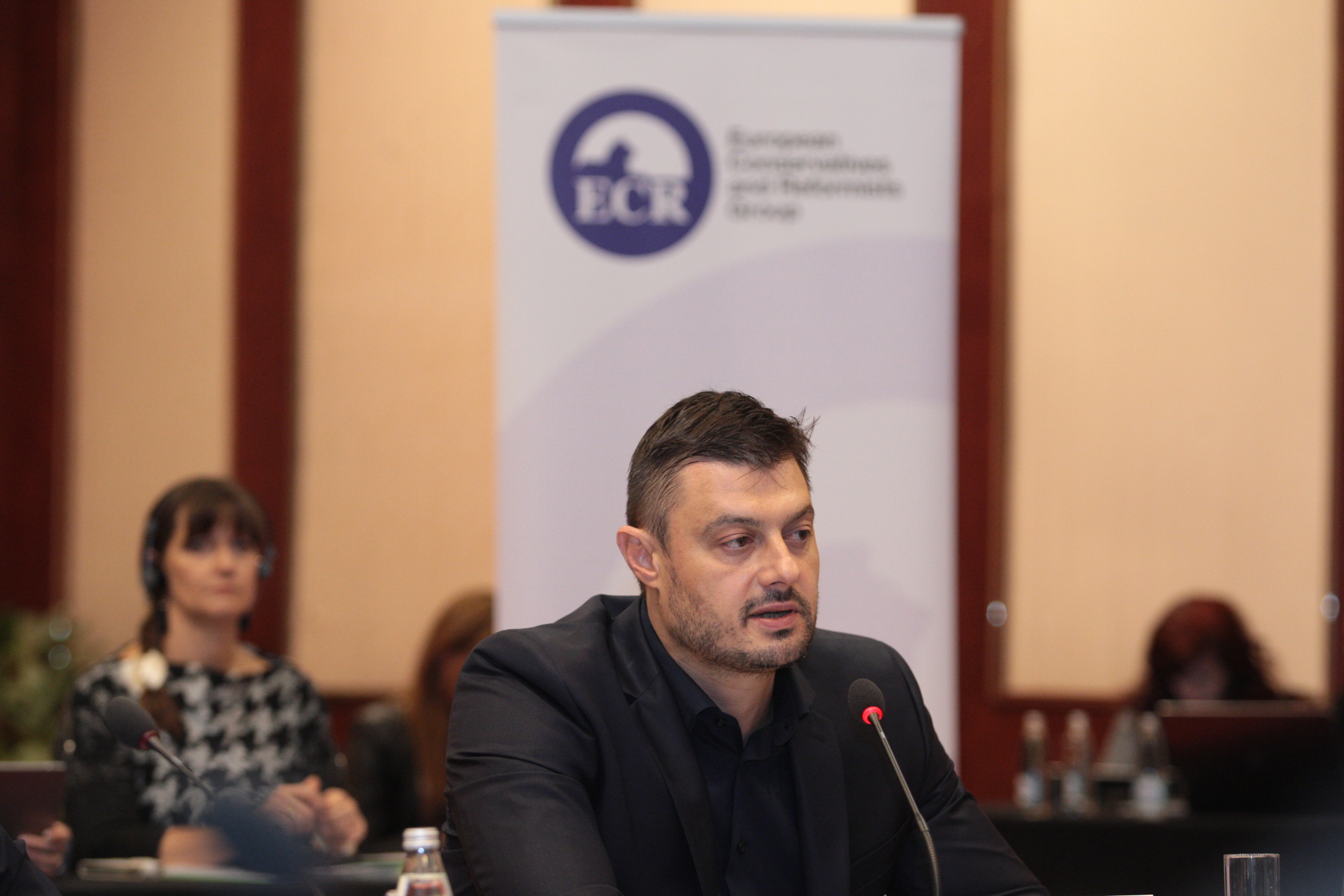  ЕП прие резолюция по доклад на Бареков