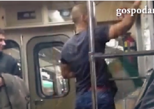 Пияни гамени вилнеят в столичното метро, заплашват пътниците (ВИДЕО)