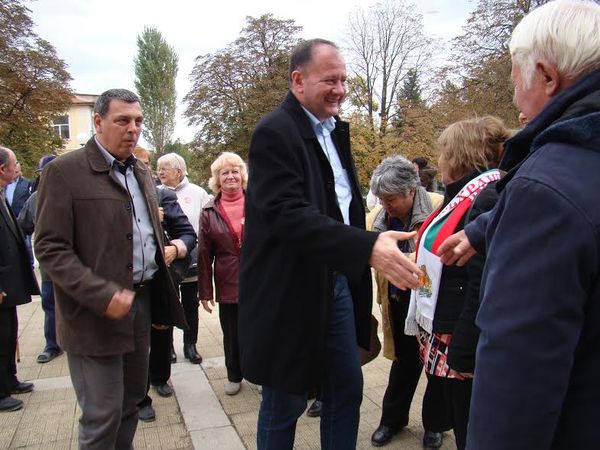 Миков с десант в подкрепа на кандидатите на БСП в Исперих и Кубрат