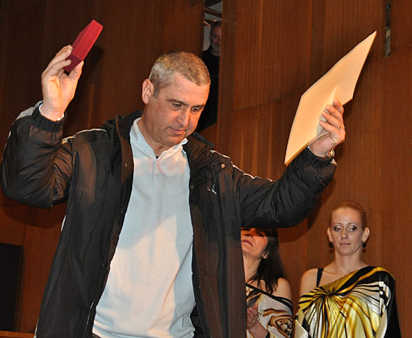 Ужасна драма! Национал по футбол се пропи, пребива семейството си