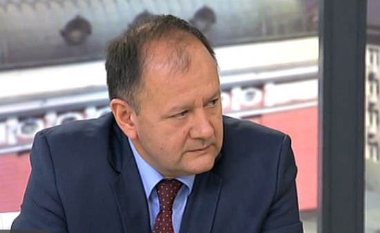 Миков скочи на Георги Първанов: Подкрепя десните, това е скандално!