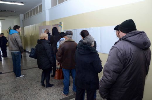 Сигнали заляха БЛИЦ! ЦИК на подчинение на протестърите и Плевнелиев?! Пробутват бюлетините за референдума като задължителни