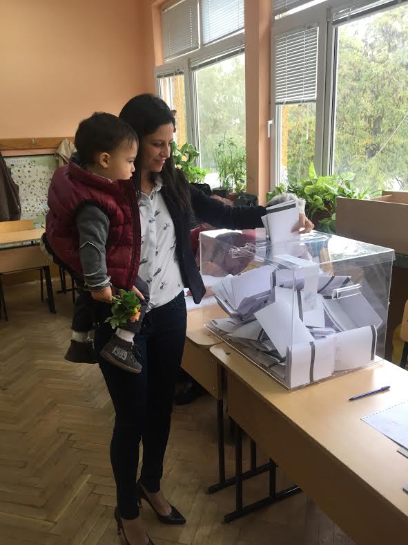 Мария Календерска пусна своя глас точно в 09.09 часа