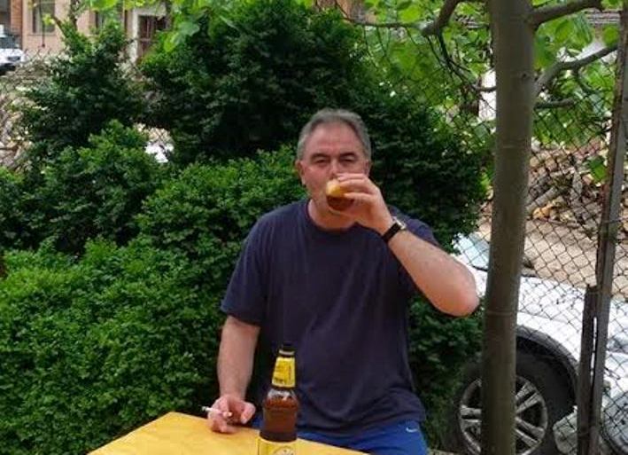 Наздраве! Кандидатът на Зеленогорски в Плевен - любител на чашката