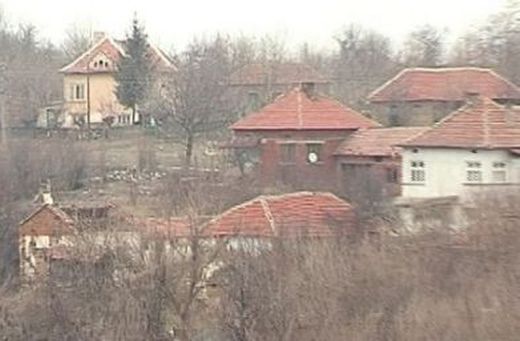 Свирепи хищници сеят смърт в село Раздол ВИДЕО