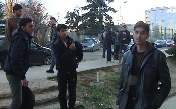 В Софийския Арабистан гостоприемството ни се възнаграждава от бежанците по странен начин