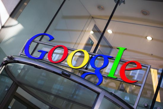 Google засилва сигурността на услугите си
