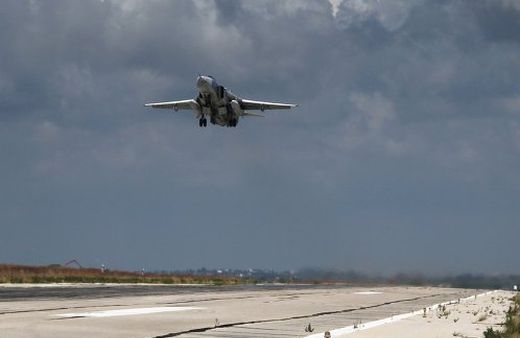 Руските ВКС получиха данни от "умерената опозиция" и унищожиха лагер на терористи от ДАЕШ (ВИДЕО)