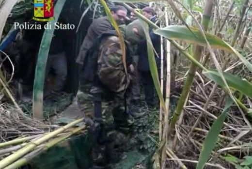 Заловиха двама от най-издирваните мафиоти в света, укривали се в подземен бункер