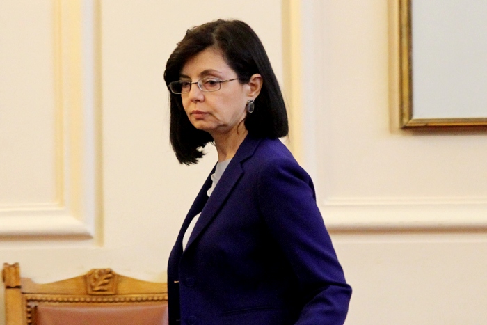 Кунева приема щафетата от проф. Танев