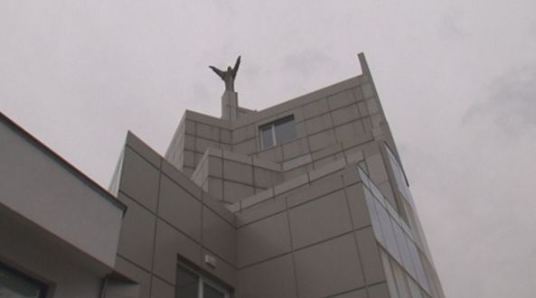 Спасиха статуята на Исус върху хотела на Ванко 1