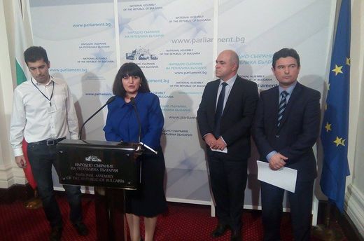 БЛИЦ ТV: Депутатите спасяват плажовете „Иракли”, „Корал” и „Карадере” (ВИДЕО)