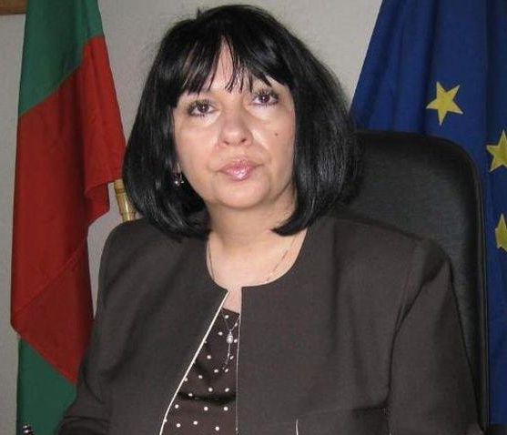Министър Петкова: Токът може да поевтинее, защото пада и цената на природния газ