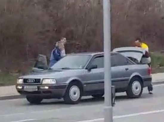 72-часов арест за младежите, пребили двама при скандал на пътя във Варна